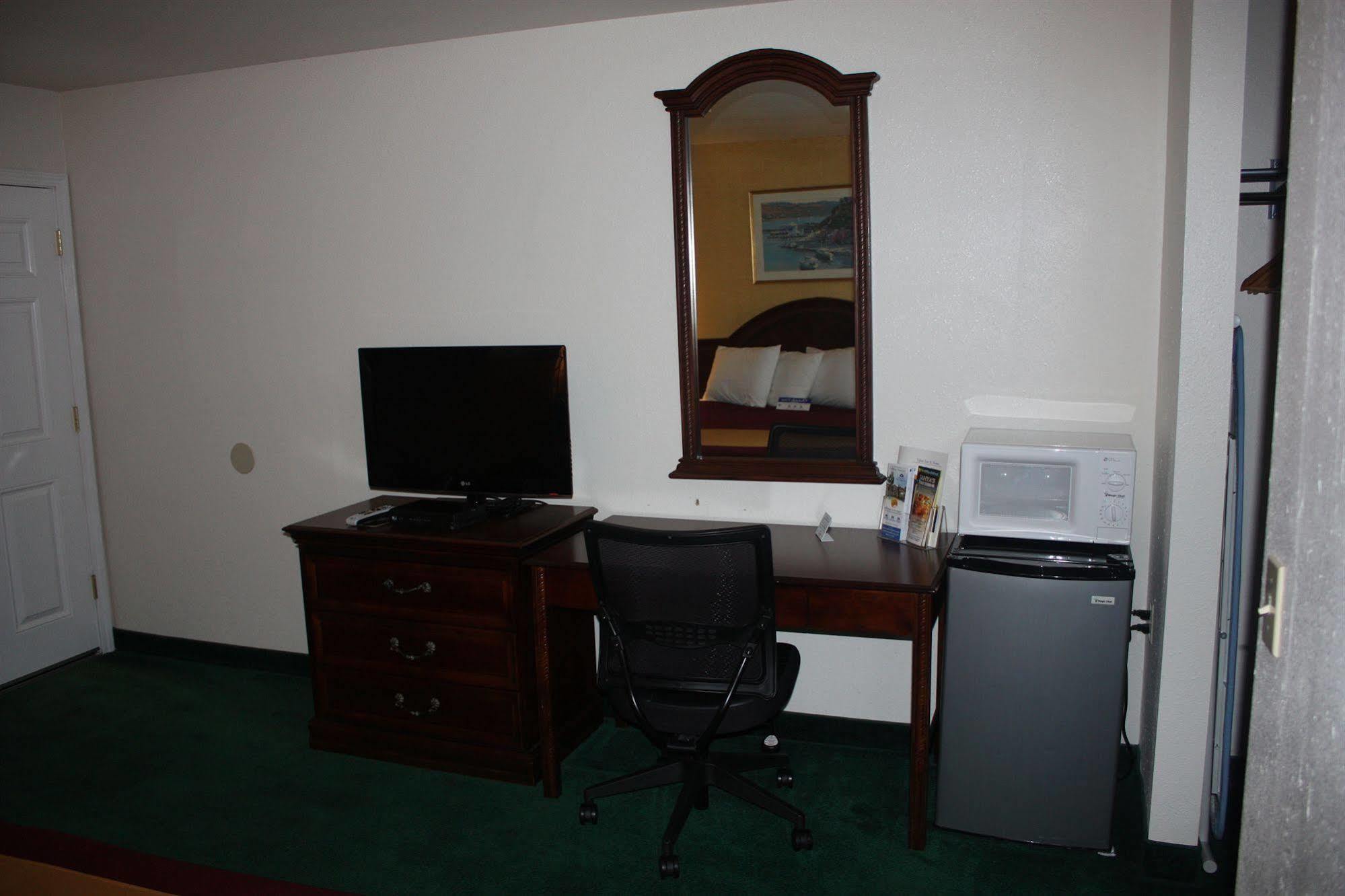 Value Inn & Suites レディング エクステリア 写真