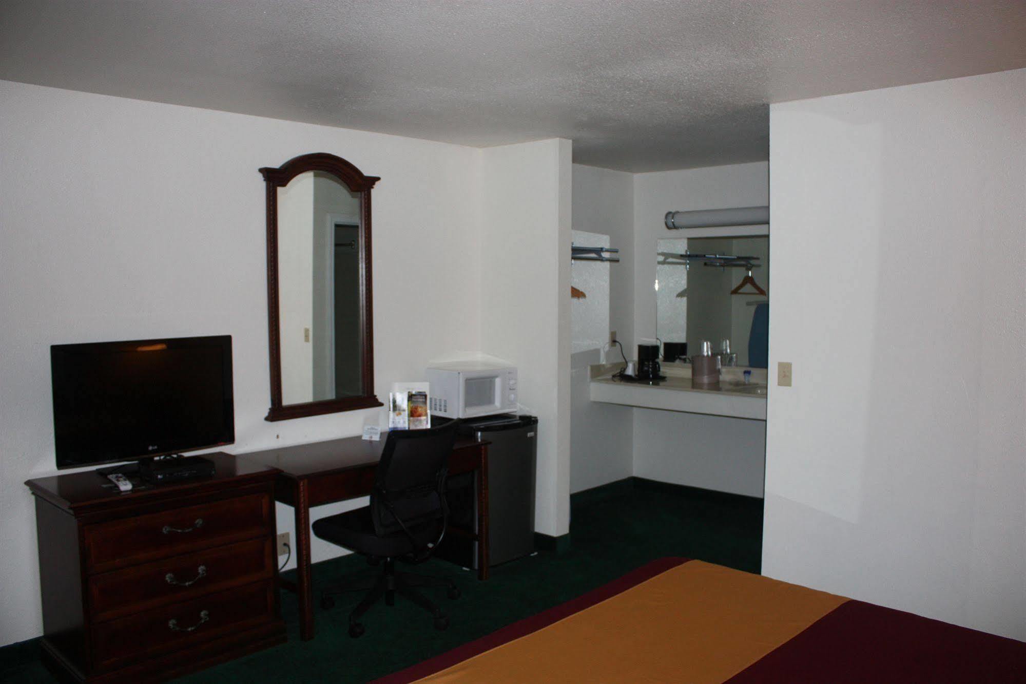 Value Inn & Suites レディング エクステリア 写真