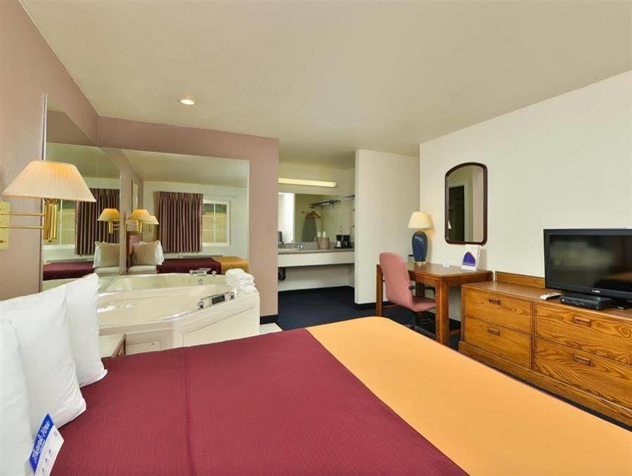 Value Inn & Suites レディング エクステリア 写真