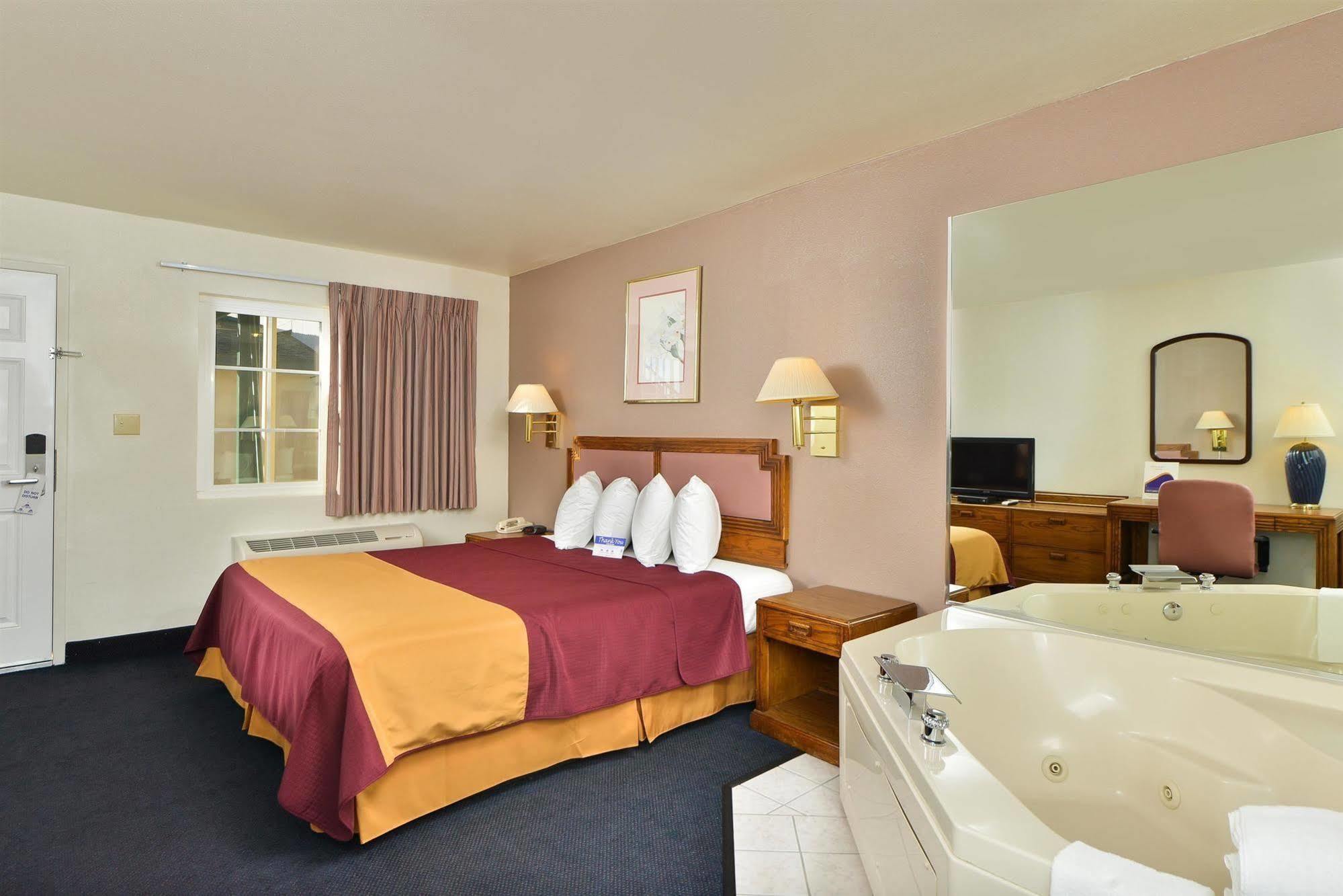 Value Inn & Suites レディング エクステリア 写真