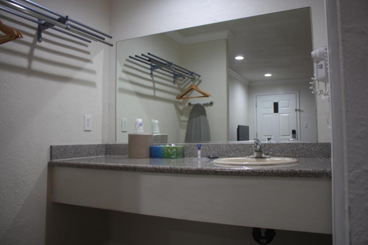 Value Inn & Suites レディング エクステリア 写真