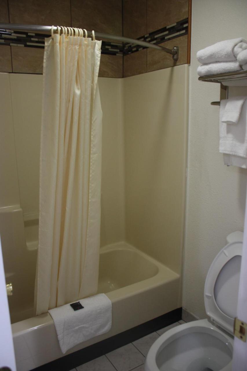 Value Inn & Suites レディング エクステリア 写真